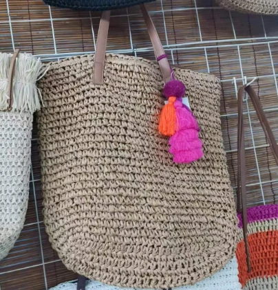 Tas Wanita Tenunan Tangan Dengan Bola Warna-warni