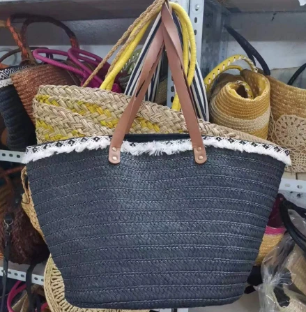 Tas Pantai Tenun Kertas Hitam dengan Renda