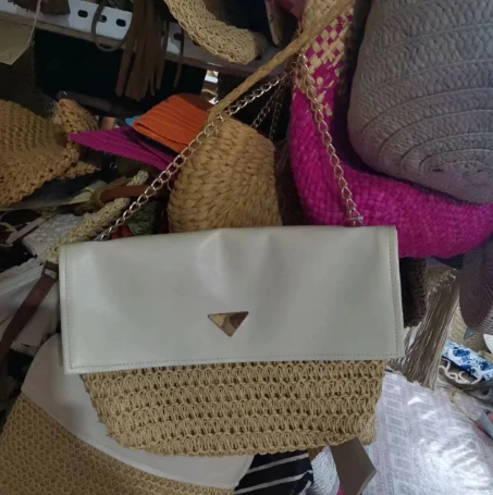 Tas pantai wanita berukuran besar