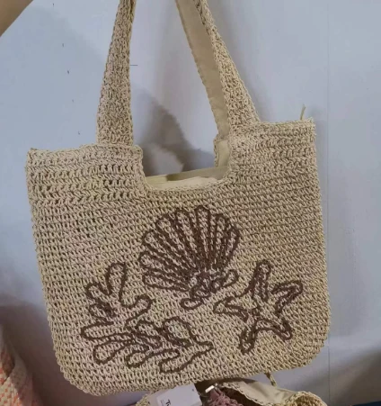 Tas Bahu Rajutan Kertas Dengan Pola Sulaman