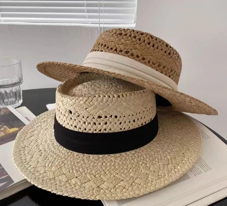 Topi Pantai Wanita dengan Pita Hitam