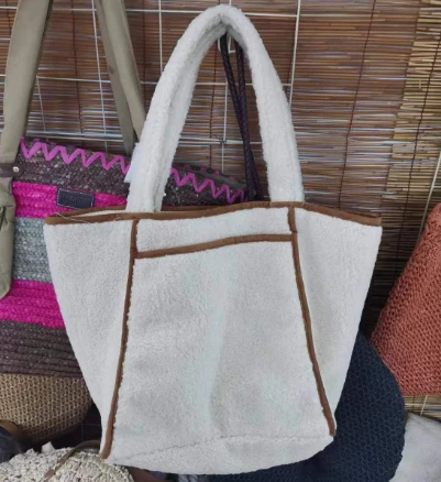 Tas Kasual Wanita Wol Domba