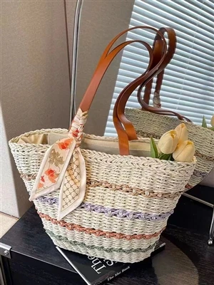 Apa yang Akan Anda Pilih dari Tas Anda di Musim Panas?