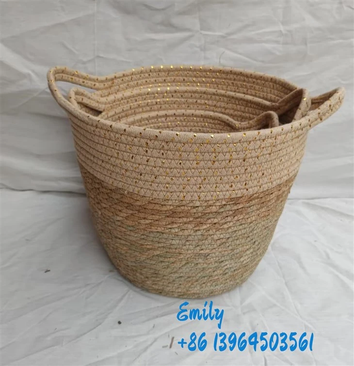 Keranjang penyimpanan alami kecil