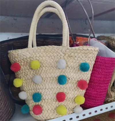 Bola Berwarna -warni Tas Jerami Handmade