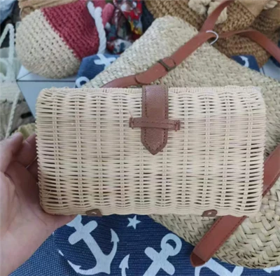 Tas Malam Anyaman Tangan Rotan Kecil