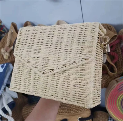 Tas Pantai Wanita Rotan Alami