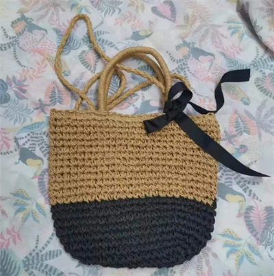 Tas Anyaman Kertas Gagang Panjang Coklat & Hitam