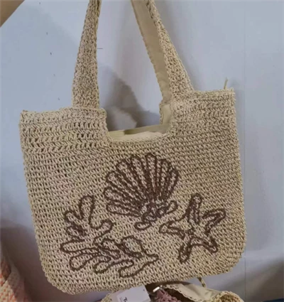 Tas Bahu Rajutan Kertas Dengan Pola Sulaman