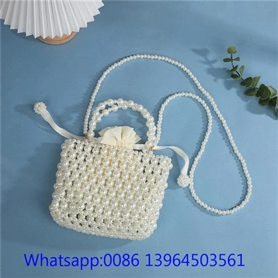 Tas selempang manik mutiara