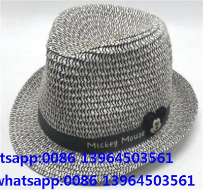 Topi pantai jerami lembut alami