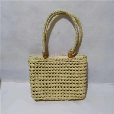 Tas Wanita Buatan Tangan Berongga dari Jerami Warna Beige